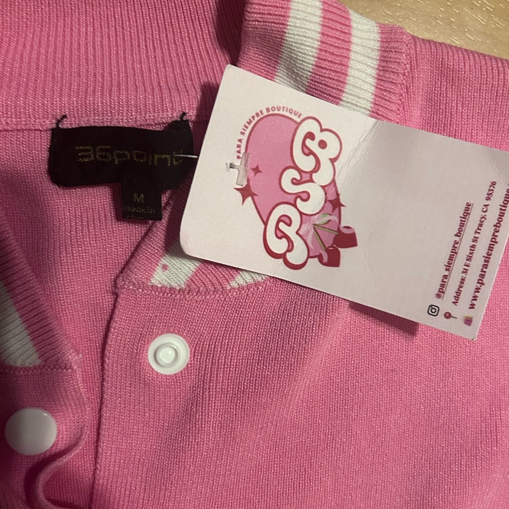 NWT Jogger Set Chic Pink and White Women's (Runs Small so fits like a Small) - Picture 3 of 6